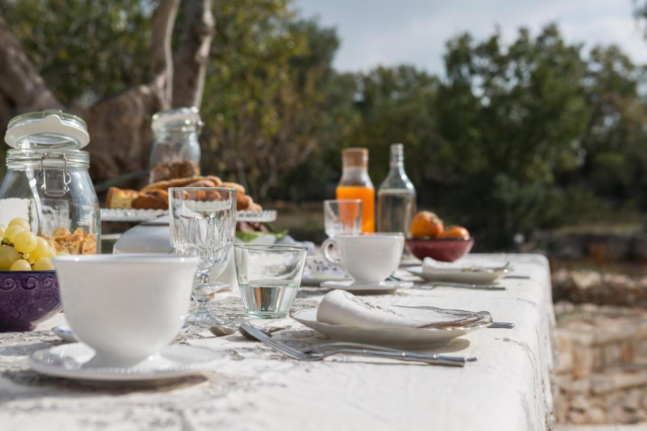 לינה וארוחת בוקר אוסטוני Si Fa Trullo מראה חיצוני תמונה
